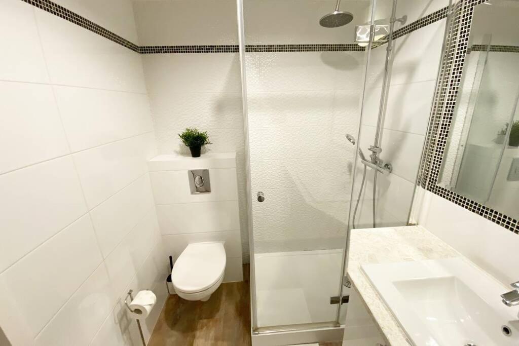 Exclusive 2Br! Apartment Near City Center +Netflix Warszawa Eksteriør billede