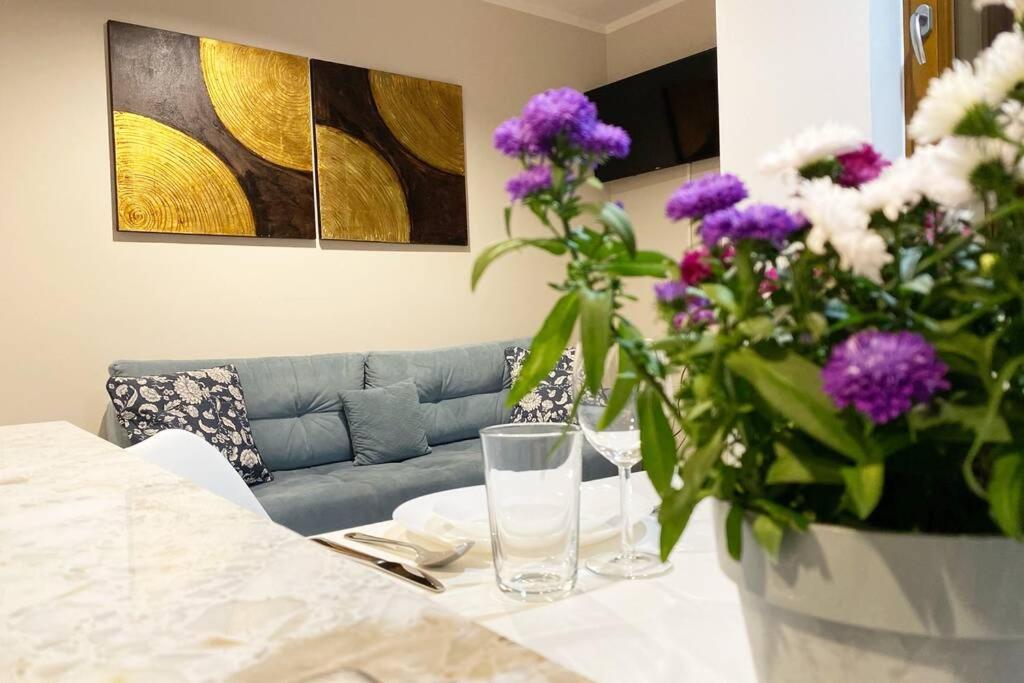 Exclusive 2Br! Apartment Near City Center +Netflix Warszawa Eksteriør billede